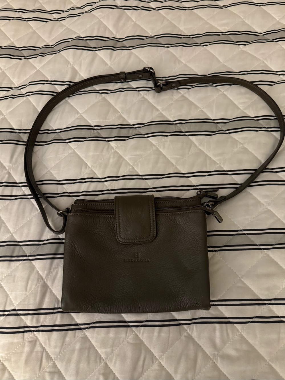 Hexagona Crossbody Purse Handbag Leather Pebbled Brown EUC Adjustable Strap